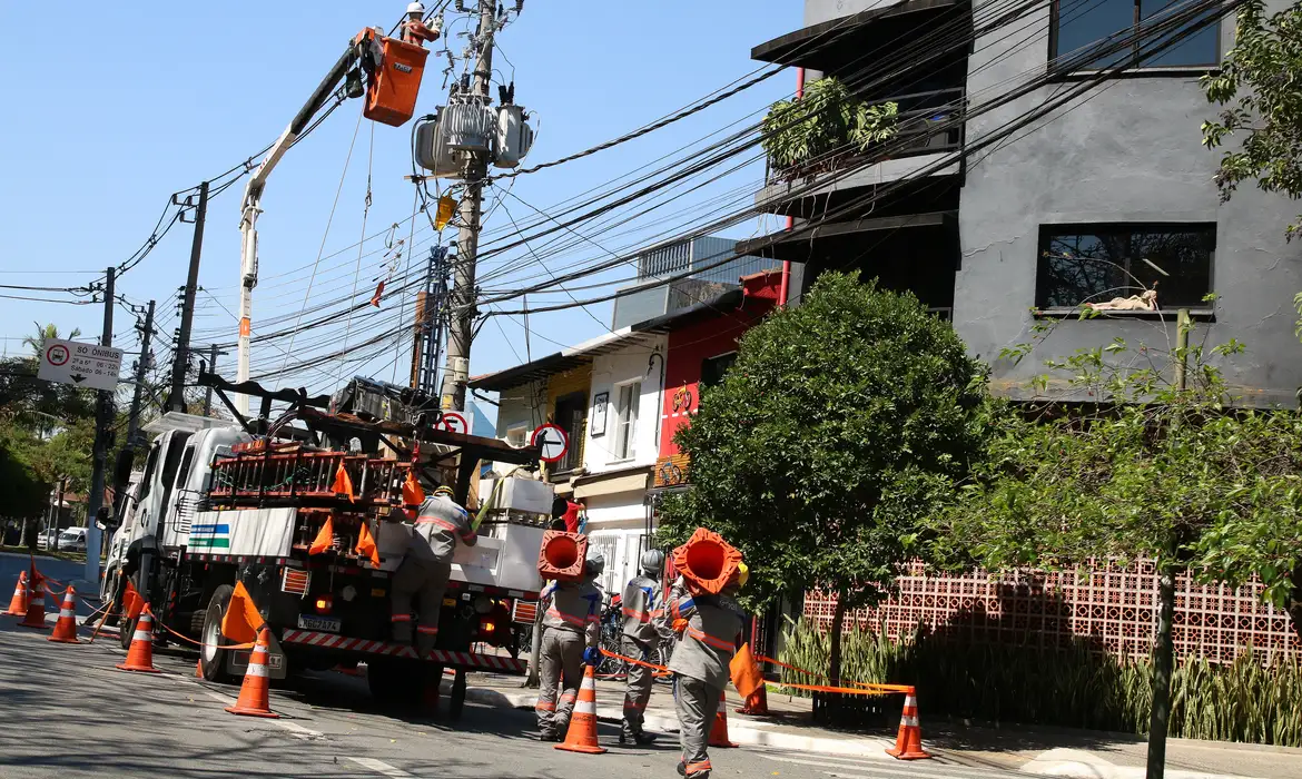 MPSP e Defensoria Pública recorrem à Justiça exigindo que Enel assegure a  qualidade do serviço de distribuição de energia - O Setor Elétrico